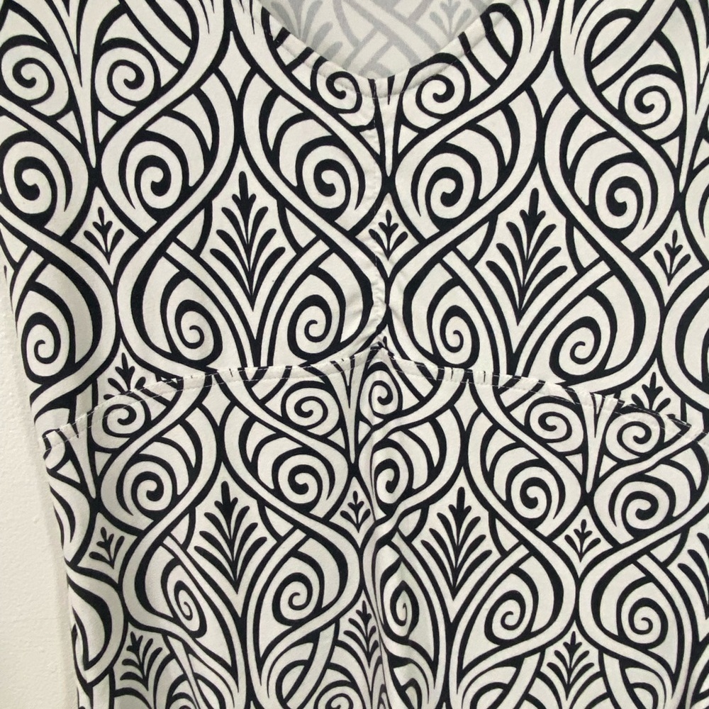 Title Nine Women’s Dress Athletic XS White Black Print Outdoors Golf Tennis - Picture 3 of 9